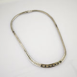 Elegantes Collier aus Silber mit sieben Saphiren in Altschliff