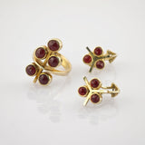 Elegantes Granat-Schmuckset aus Gold, bestehend aus Ring und Ohrclips, um 1970