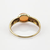 Filigraner Goldring mit Mondstein-Cabochon
