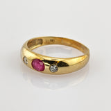 Ring aus Gold mit Rubin