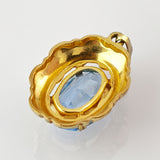Ornamentaler Anhänger aus Gelbgold mit Aquamarin