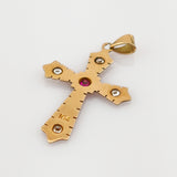Kreuz-Anhänger mit Rubin und Bergkristallen