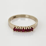 Weißgoldring mit fünf roten Spinellen
