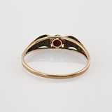 Goldring mit zentralem Rubin