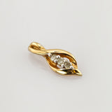 Goldanhänger mit Diamanten Blattmotiv
