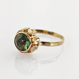Goldring mit grünem Spinell um 1970