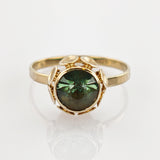 Goldring mit grünem Spinell um 1970