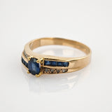 Goldring mit Saphir und Diamanten im Stil der 1960er Jahre