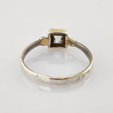 Zarter Vintage-Ring mit quadratischem transparentem Stein und dünnem Metallband
